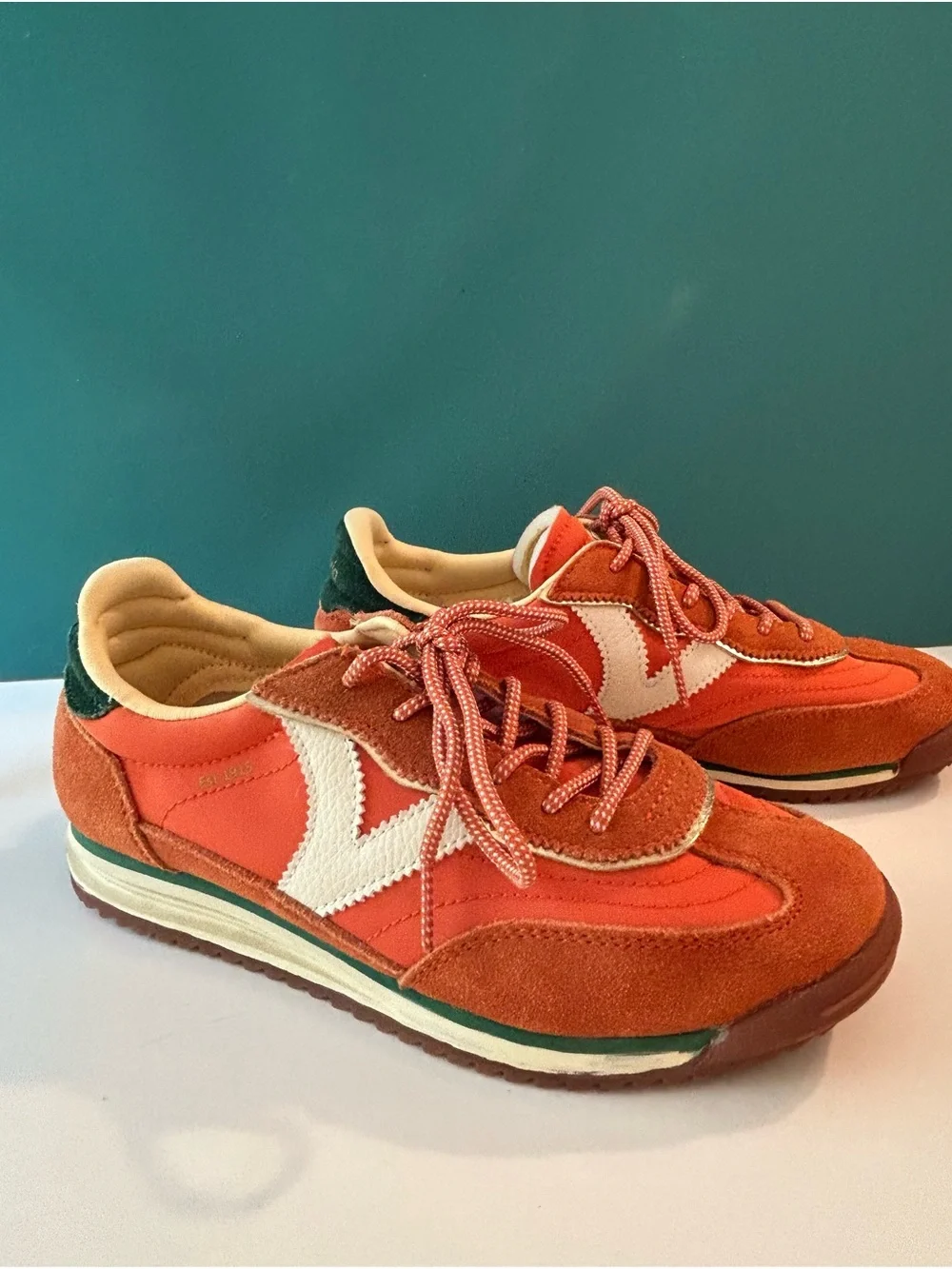 Victoria Saturno Retro Athleisure Trainers-size 39-Spain